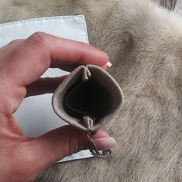 David Yurman Jewelry Pouch & Polishing Cloth 2 Set - Picture 4 of 6